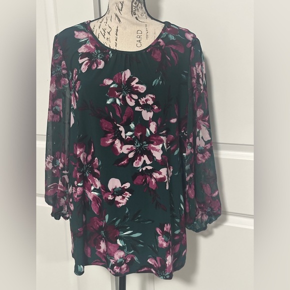 Kasper Dark Green and Pink Floral Blouse - Picture 2 of 8